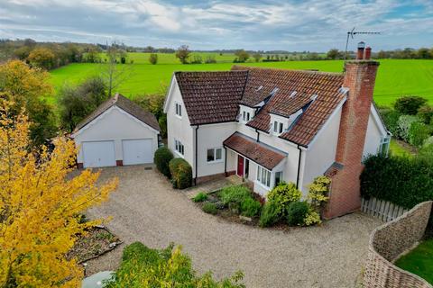 4 bedroom detached house for sale, Ipswich Way, Stowmarket IP14