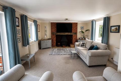 4 bedroom detached house for sale, Ipswich Way, Stowmarket IP14