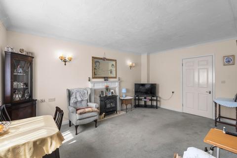 1 bedroom flat for sale, Pond Court The Ridgeway, Codicote, SG4