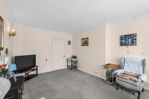 1 bedroom flat for sale, Pond Court The Ridgeway, Codicote, SG4