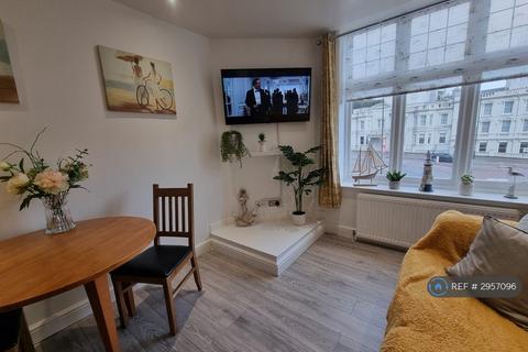 1 bedroom flat to rent, County Heights, Bournemouth, BH1