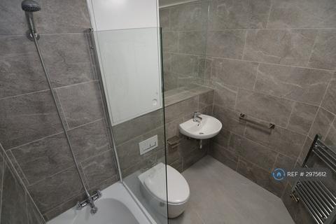 2 bedroom flat to rent, Roydon Court, Walton-On-Thames, KT12