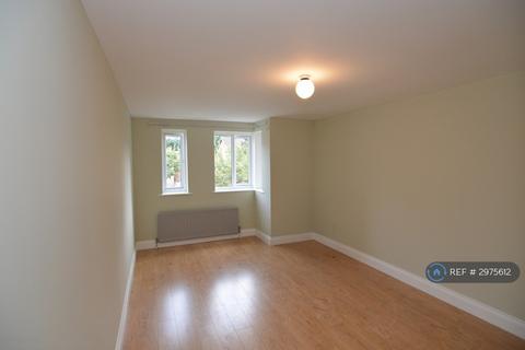 2 bedroom flat to rent, Roydon Court, Walton-On-Thames, KT12