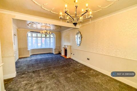 3 bedroom terraced house to rent, Cavendish Gardens, Barking, IG11