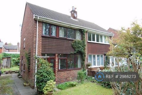3 bedroom semi-detached house to rent, Railway Road, Manchester, M41
