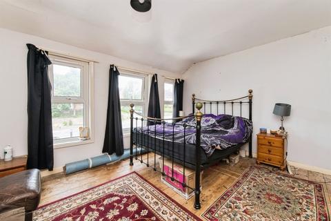 3 bedroom semi-detached house for sale, Rifford Road, Exeter