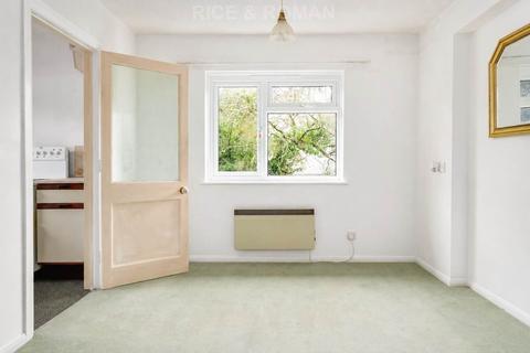 1 bedroom retirement property for sale, Mayfield Road, Weybridge KT13