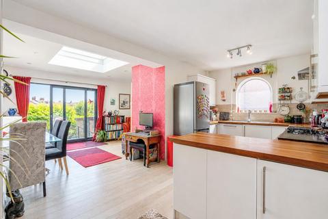 4 bedroom semi-detached house for sale, Enfield Crescent, York