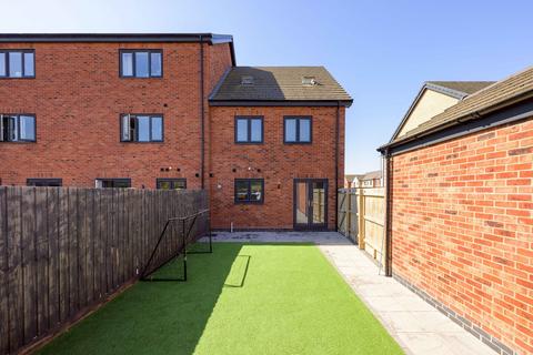 4 bedroom end of terrace house for sale, Greenland Square, Skegness PE25