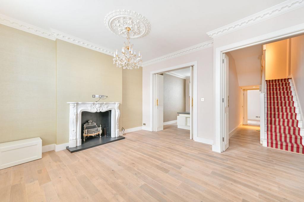House in London - View 2