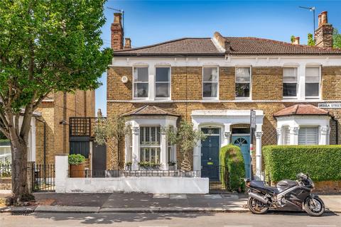 3 bedroom terraced house for sale, Ursula Street, London, SW11