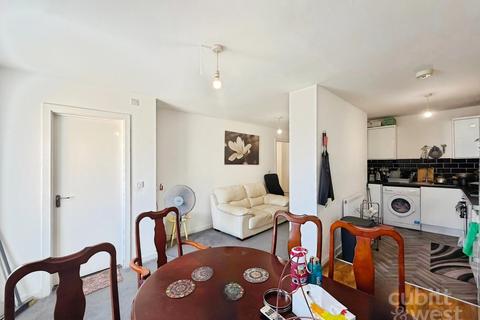 3 bedroom apartment to rent, DEPOSIT ALTERNATIVE AVAILABLE Shirley Avenue Southsea PO4