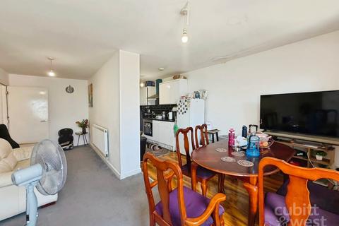 3 bedroom apartment to rent, DEPOSIT ALTERNATIVE AVAILABLE Shirley Avenue Southsea PO4