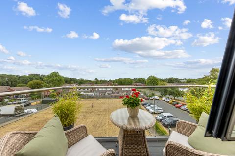 2 bedroom apartment for sale, Harpers Road, Padgate, WA2