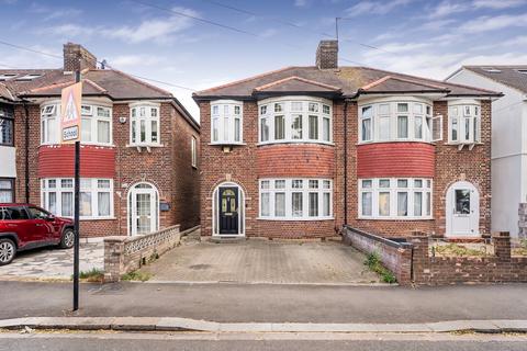 Windmill Road, London N18