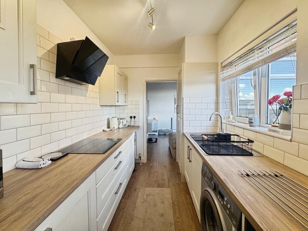 Apartment in North Tyneside, North East - View 6