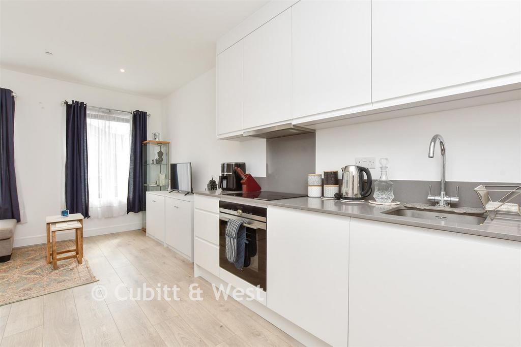 Kitchen / Living Room