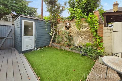 2 bedroom detached house for sale, Bridle Path, Beddington