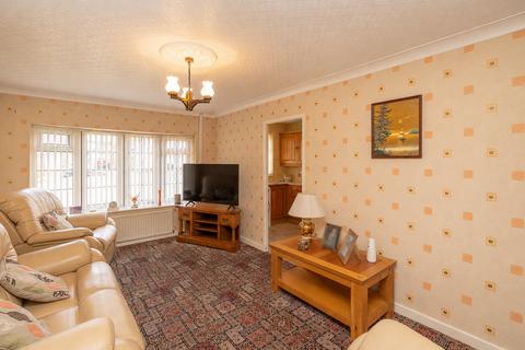 2 bedroom bungalow for sale, Highgate Close, Doncaster, DN11