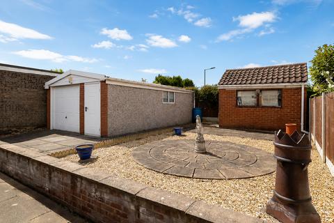 2 bedroom bungalow for sale, Highgate Close, Doncaster, DN11