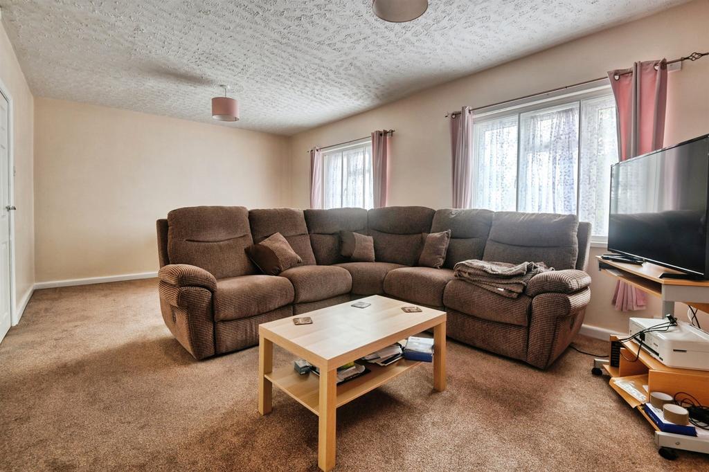 Apartment in Birmingham, Lyndon Green - View 2