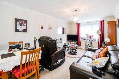 1 bedroom retirement property for sale, Westleigh Court, Nightingale Lane, Wanstead