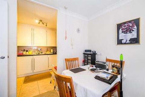 1 bedroom retirement property for sale, Westleigh Court, Nightingale Lane, Wanstead