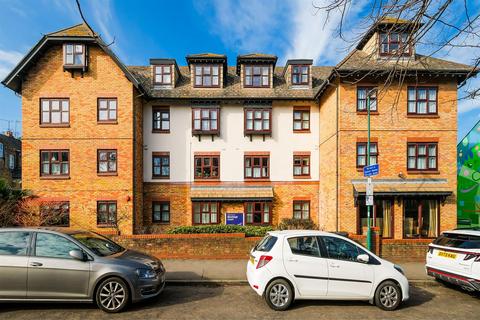 1 bedroom retirement property for sale, Westleigh Court, Nightingale Lane, Wanstead