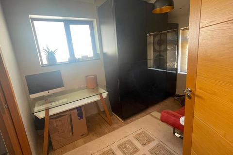5 bedroom semi-detached house for sale, London NW4
