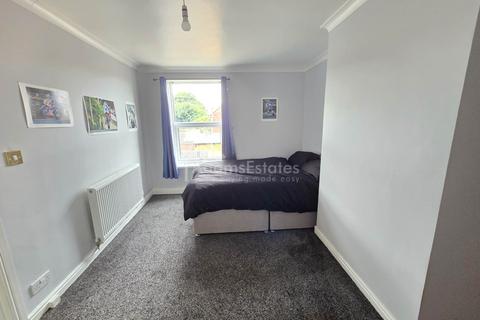 1 bedroom semi-detached house for sale, Edge Lane, Dewsbury