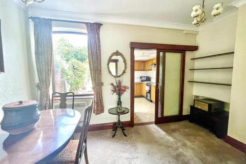 undefined, Queens Walk, Stamford