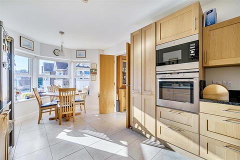 2 bedroom retirement property for sale, 15 King George's Drive, Liphook