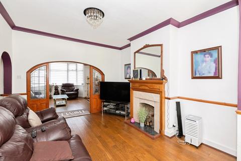 4 bedroom semi-detached house for sale, Brantwood Gardens, Ilford, IG4