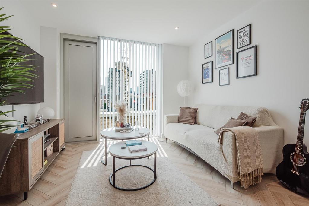 Apartment in Manchester, City Centre - View 3