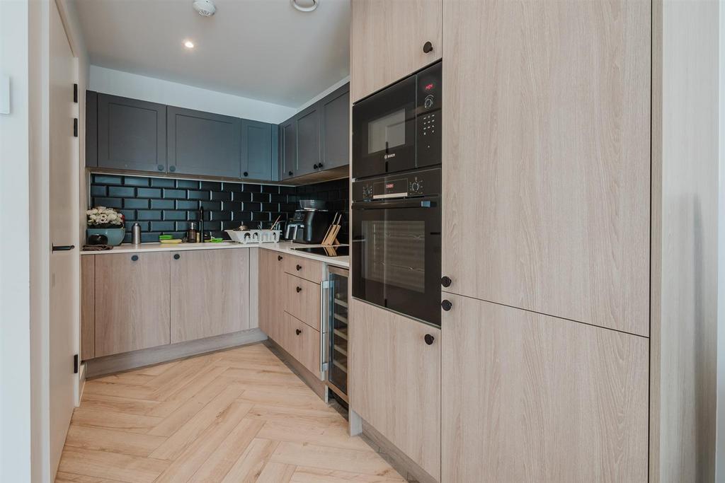 Apartment in Manchester, City Centre - View 4