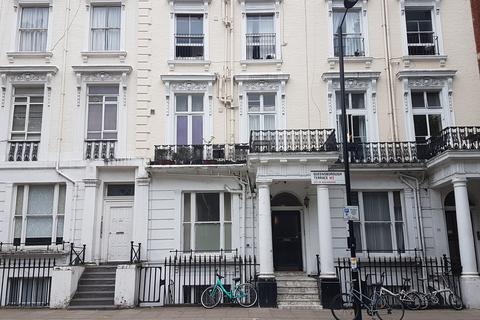 Studio to rent, Queensborough Terrace
