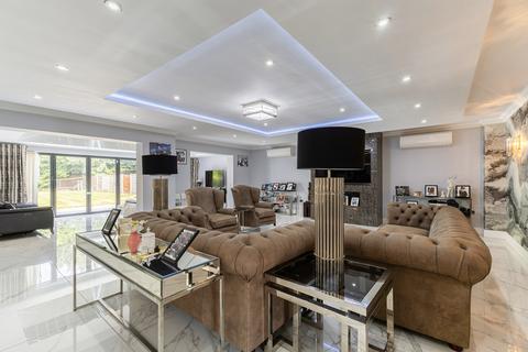 6 bedroom detached house for sale, Heathfield Road, Bushey, WD23