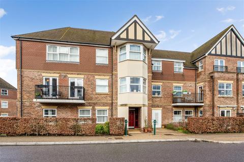 2 bedroom retirement property for sale, Tudor Court, Bramshott Place, Liphook