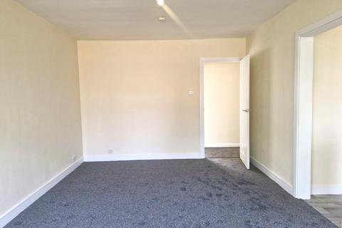 2 bedroom flat to rent, Heathcote Grove, London