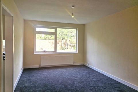 2 bedroom flat to rent, Heathcote Grove, London