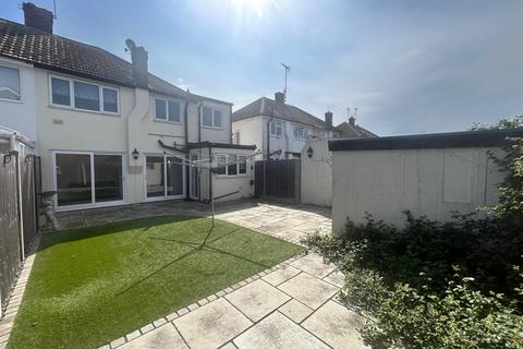 4 bedroom semi-detached house to rent, SHEPPERTON, SHEPPERTON TW17