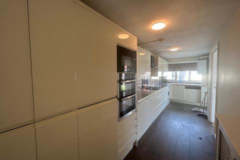 4 bedroom semi-detached house to rent, SHEPPERTON, SHEPPERTON TW17