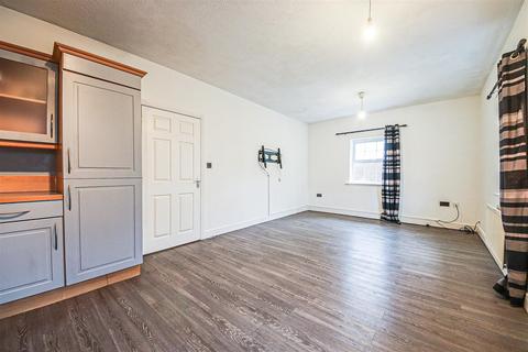 2 bedroom apartment to rent, Abington Drive, Southport PR9