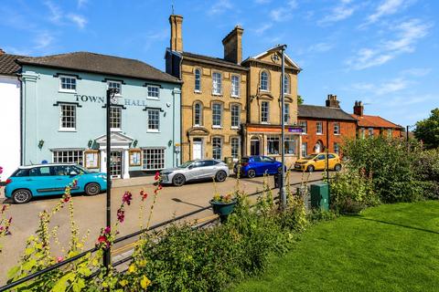 2 bedroom flat for sale, Queens Square, Norfolk, NR17