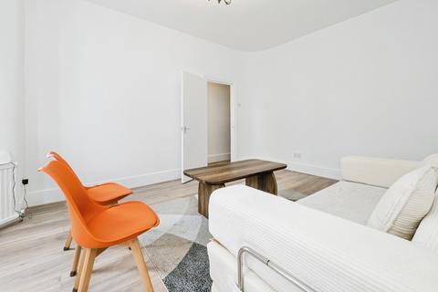 2 bedroom flat for sale, Fanshawe Avenue, Barking, IG11