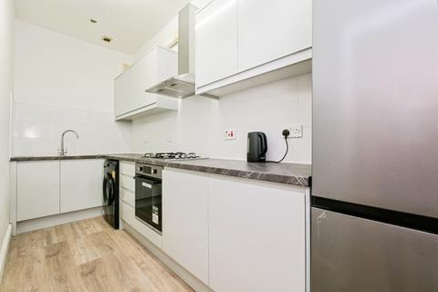 2 bedroom flat for sale, Fanshawe Avenue, Barking, IG11