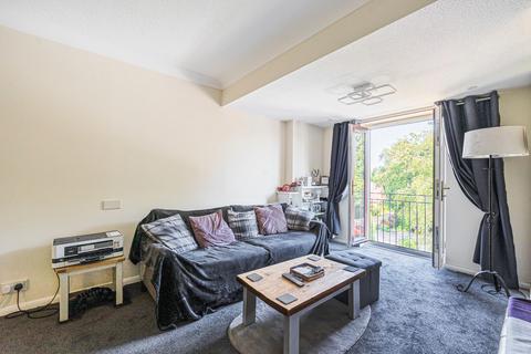 1 bedroom retirement property for sale, Pinewood Court, Hampshire GU51