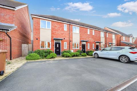 3 bedroom end of terrace house to rent, Deltic Close, Newton-Le-Willows, WA12