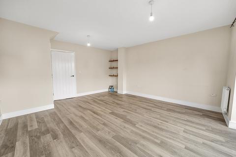 3 bedroom end of terrace house to rent, Deltic Close, Newton-Le-Willows, WA12