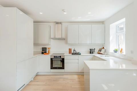 2 bedroom apartment for sale, Oakhurst, East Grinstead